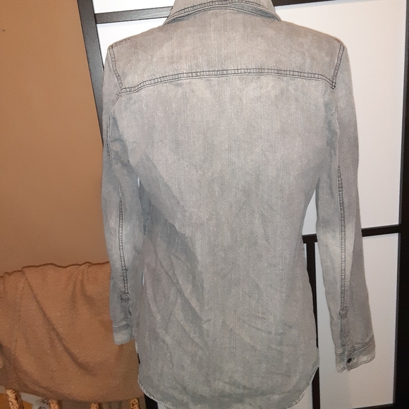 Gray button down - Picture 5 of 5